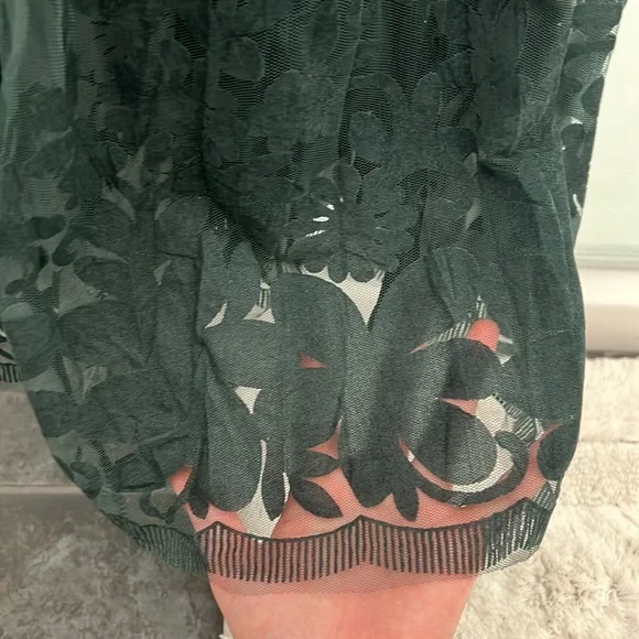 Vici Elegant Green Evening Dress - Picture 10 of 12